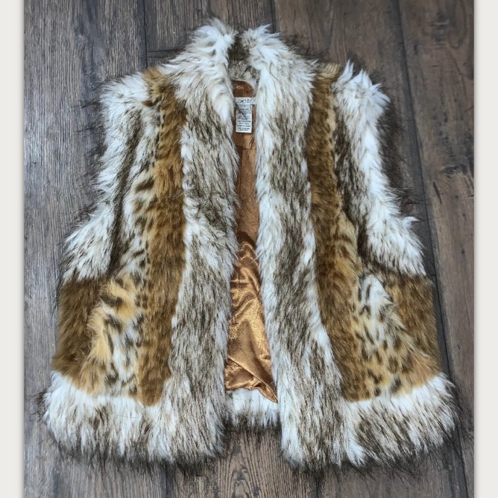 Leaped Faux Fur Cache Brand Vest, Festival Looks